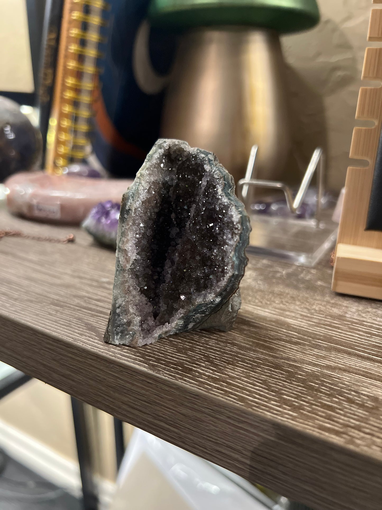 Small Amethyst Cut Base